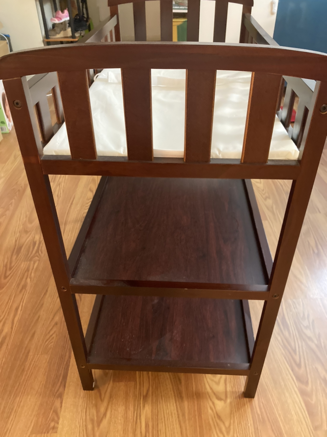 Diaper changing table - photo 2