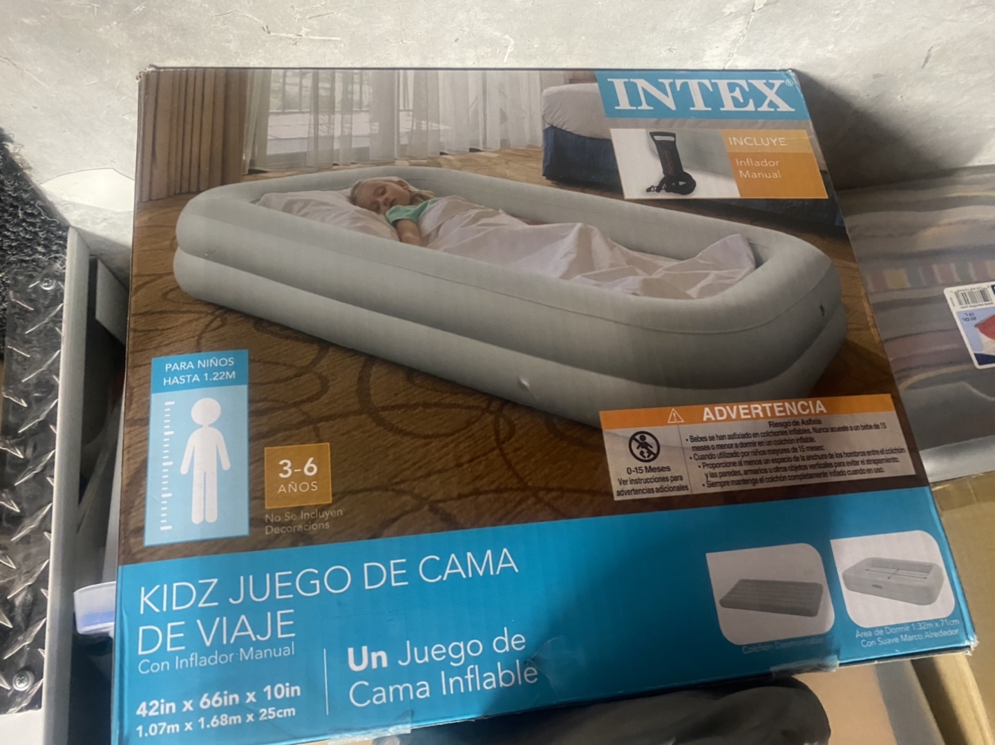 Inflatable toddler bed