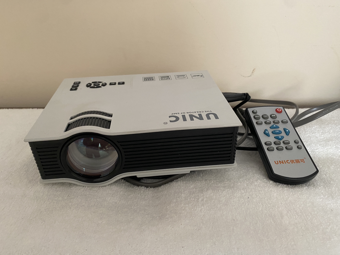 Unic Projector