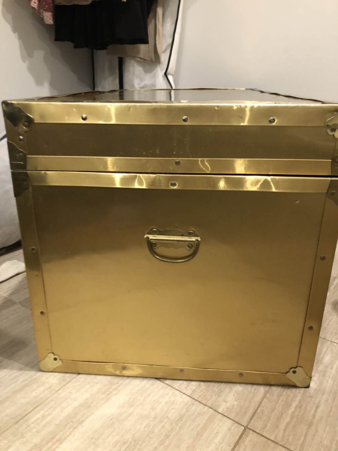 Beautiful gold storage chest - photo 3