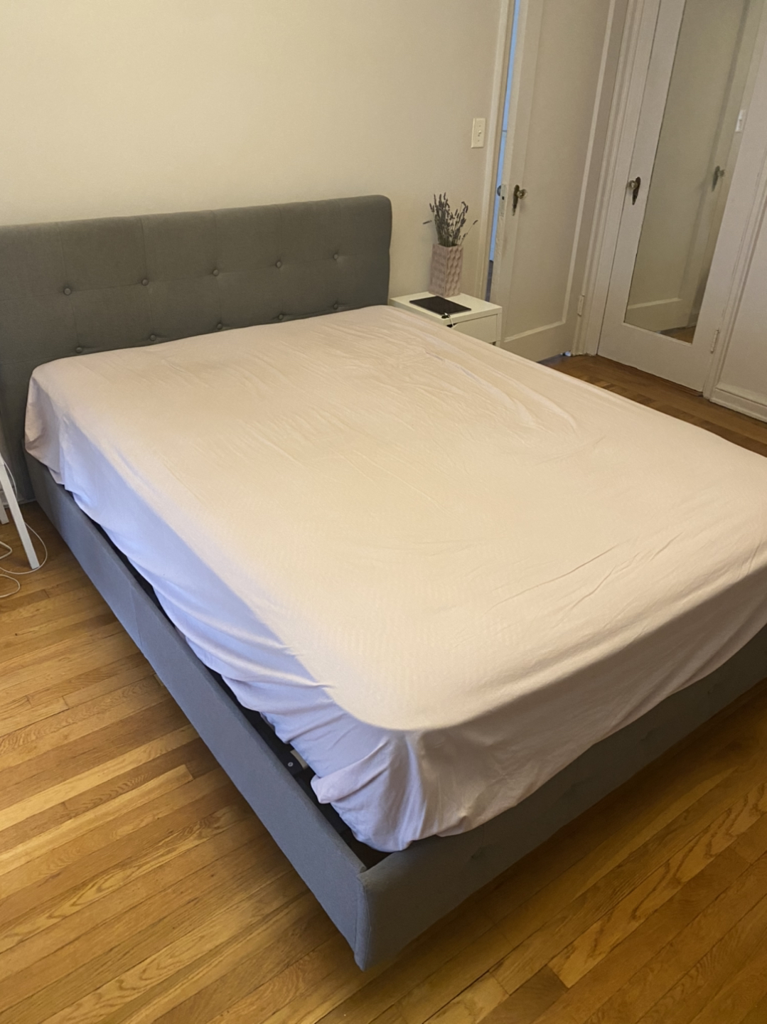 Grey upholstered queen bed frame - photo 3