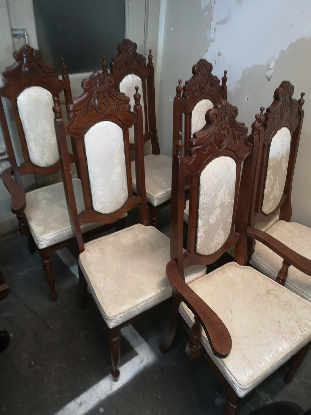 6 DINING CHAIRS