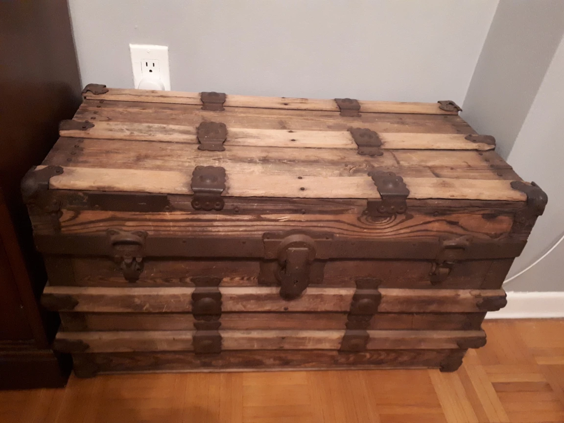 Beautiful Antique Chest!