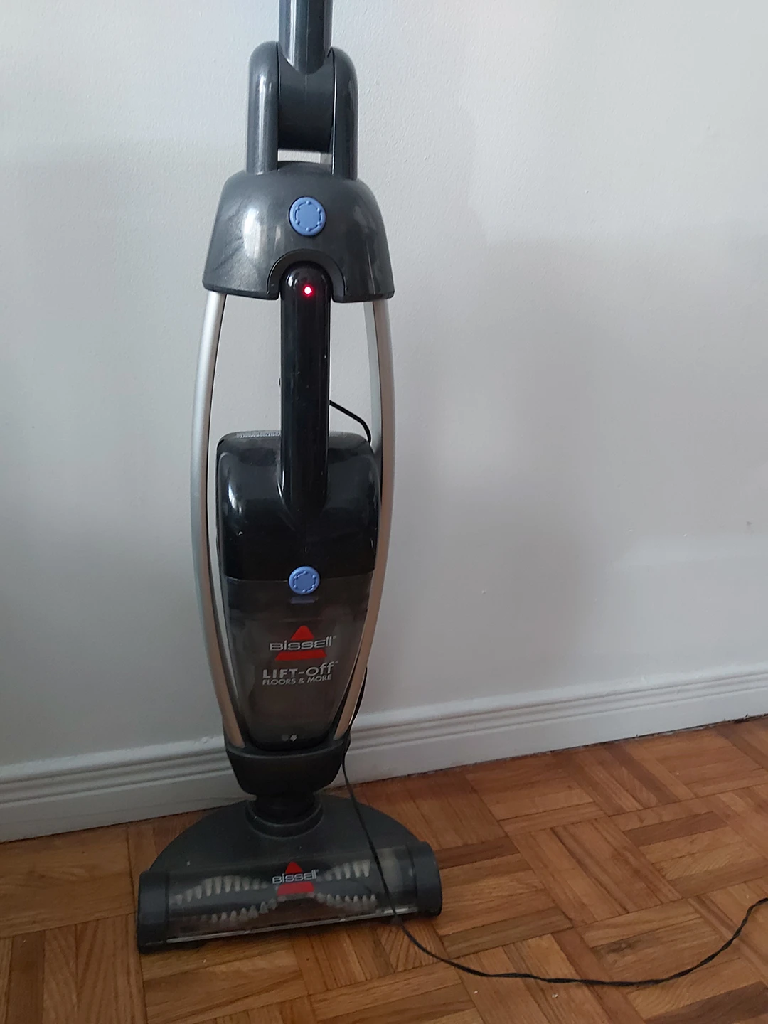Cordless Bissel 2 in 1 Vacuum thumbnail