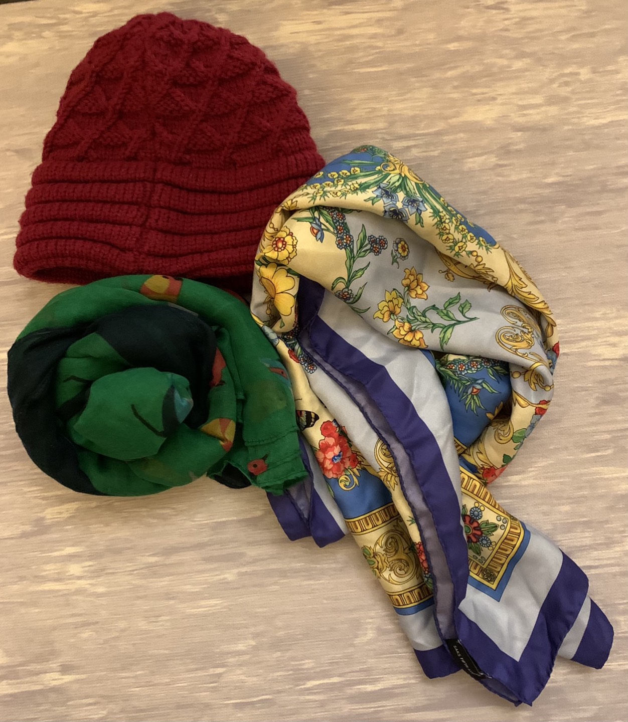 Saks Fifth Ave scarf + one free large scarf + one knit hat - photo 3