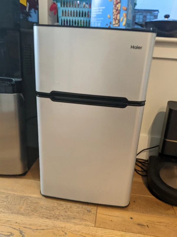 Haier 3.2 cu ft fridge