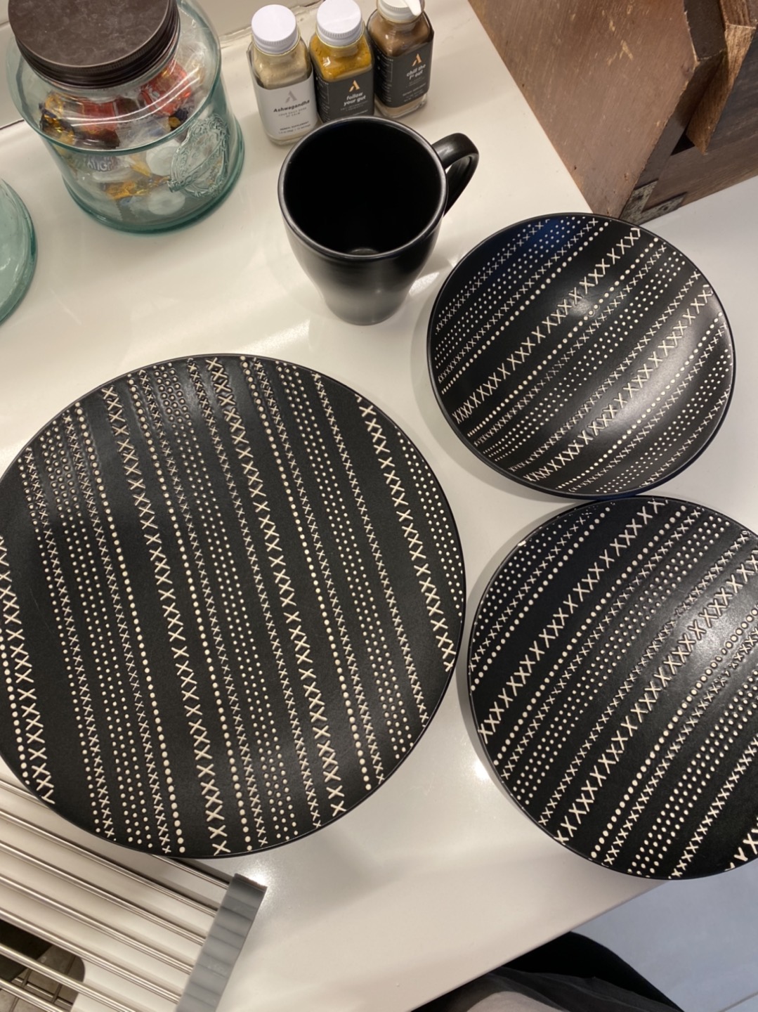 12* setting black dish set 