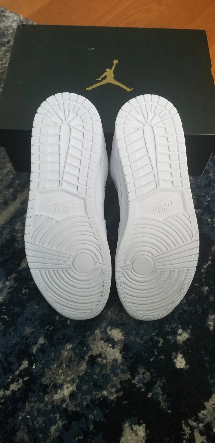 Air Jordan 1 low triple white - photo 4