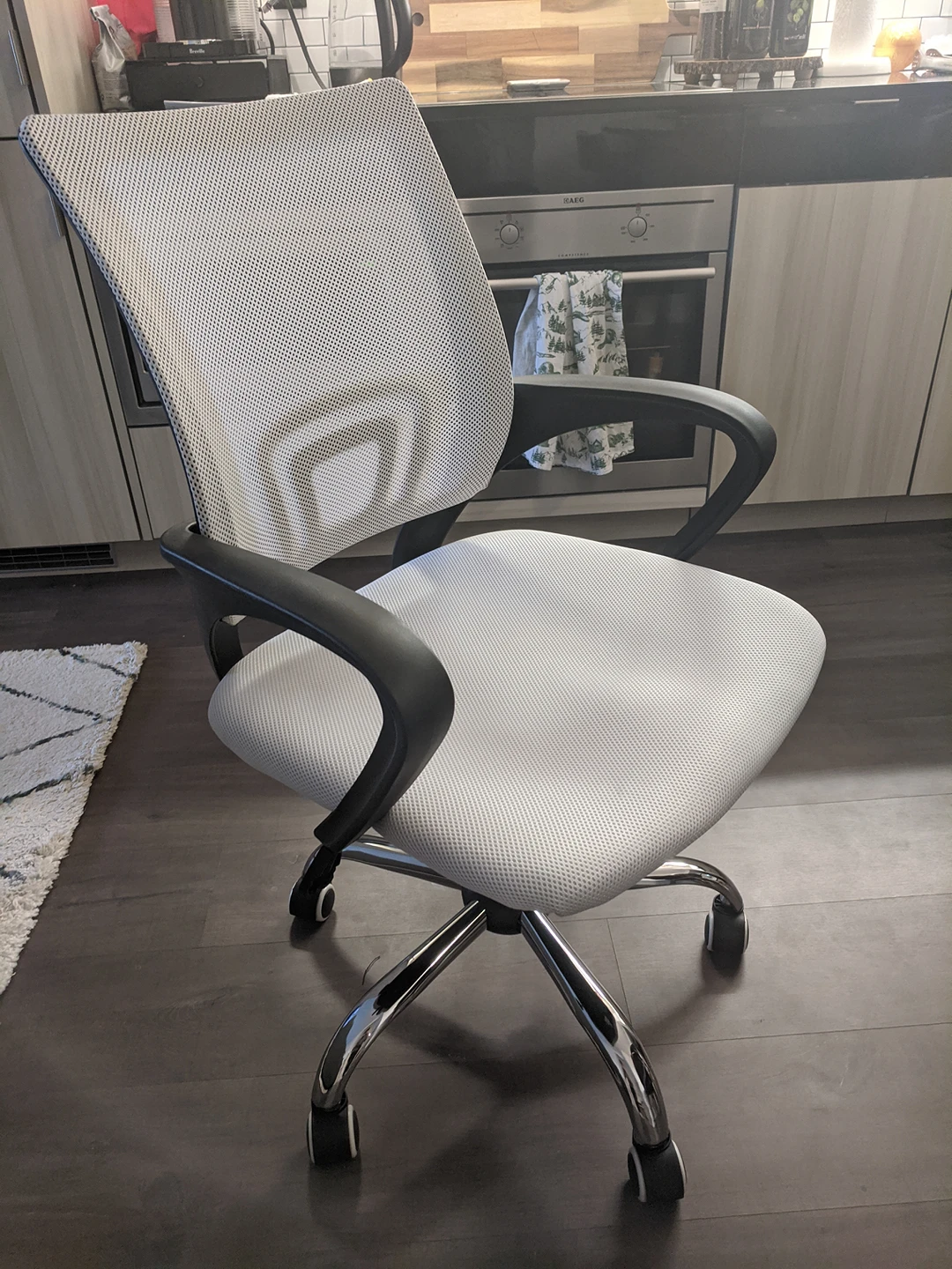 White Mesh Back Office Chair - photo 4