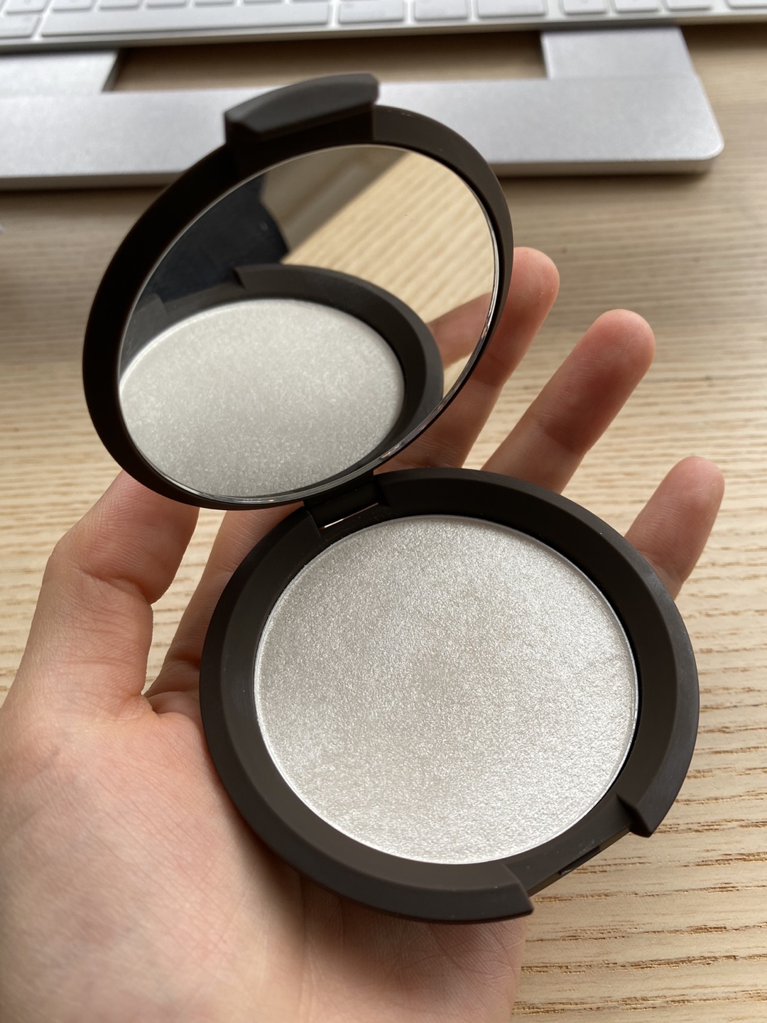 BECCA highlighter PEARL - photo 2