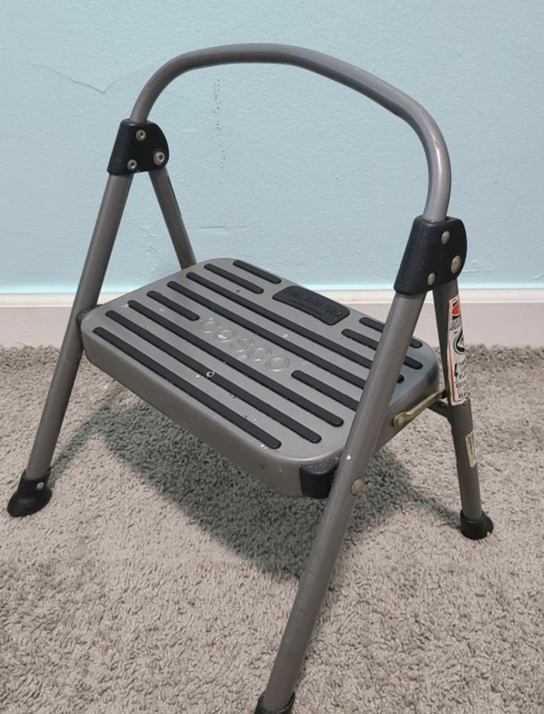 Resistant folding Stool