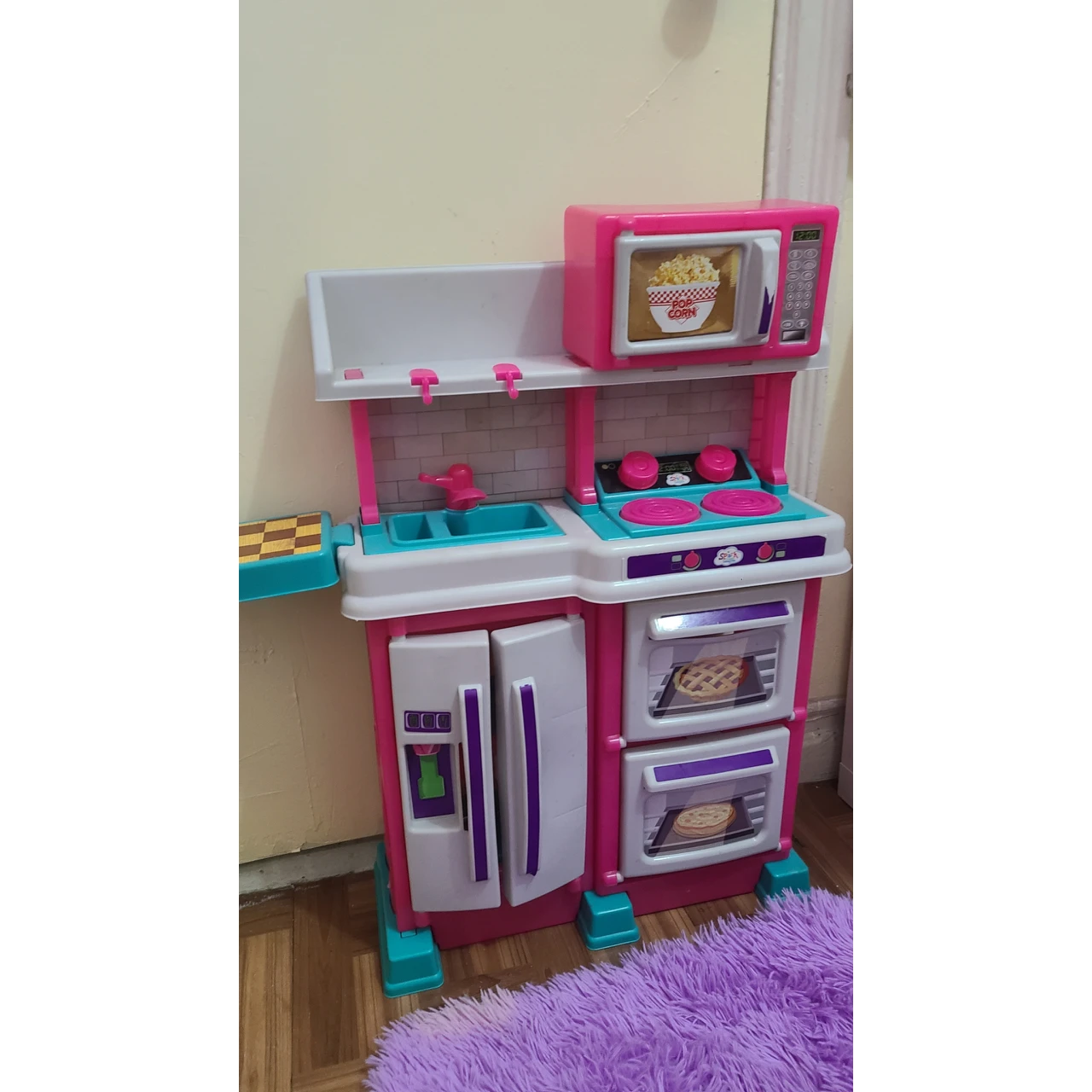 toy kitchen