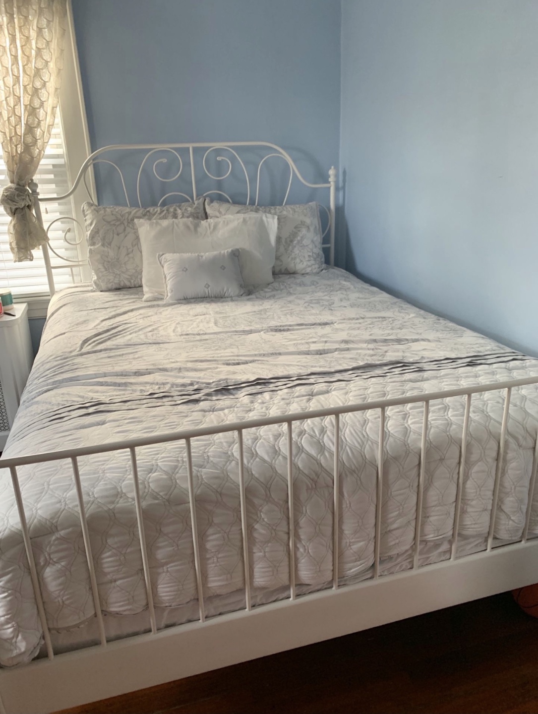 Beautiful White metal bed