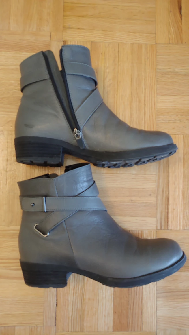 gray boots size 8 - photo 2