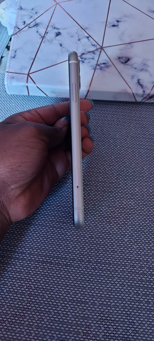iphone 11 - photo 2