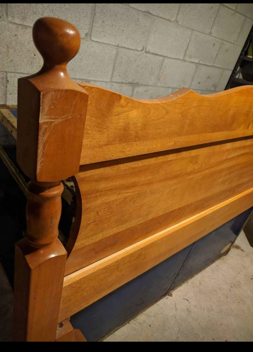 wood headboard - photo 2