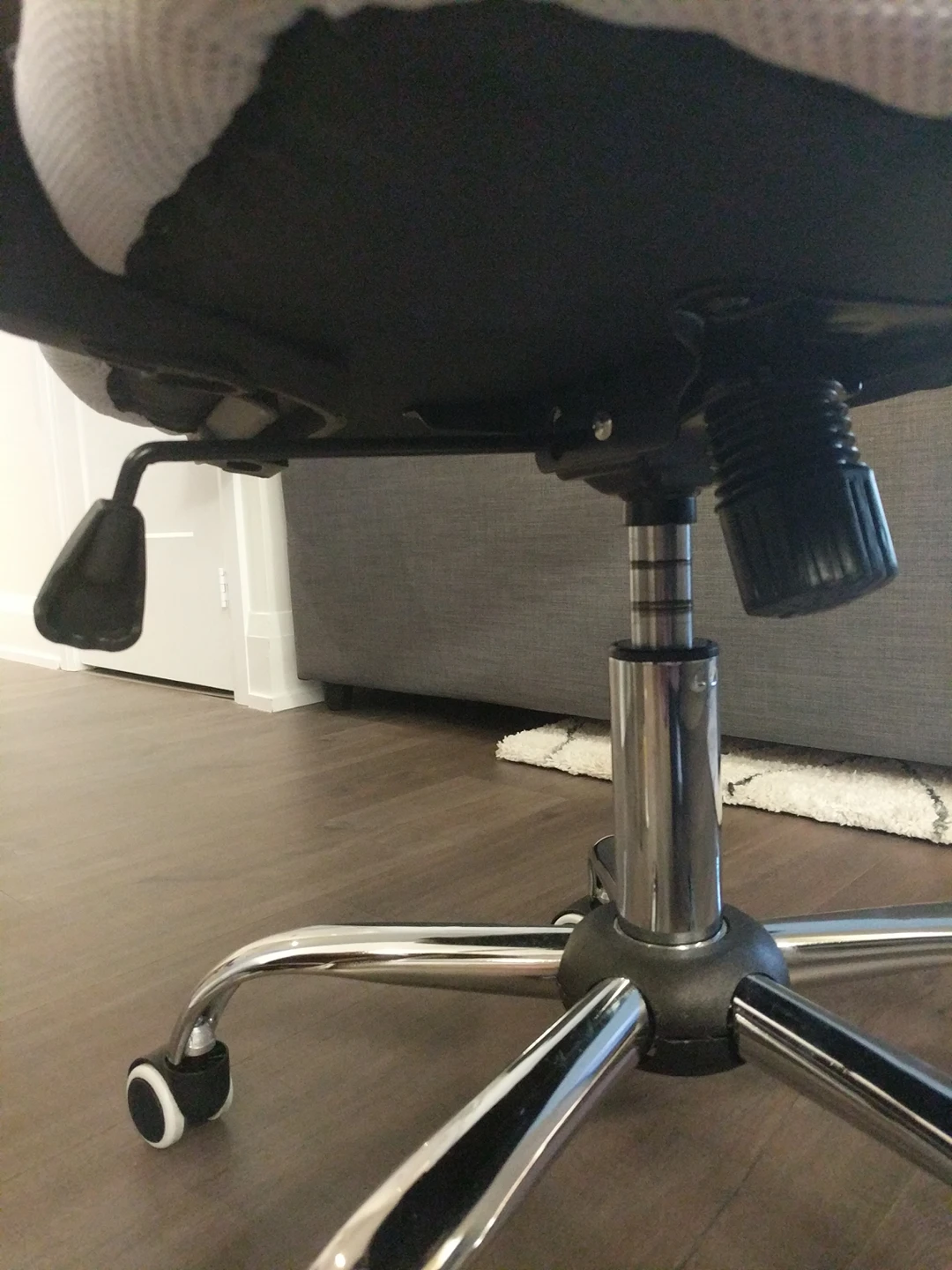 White Mesh Back Office Chair - photo 5