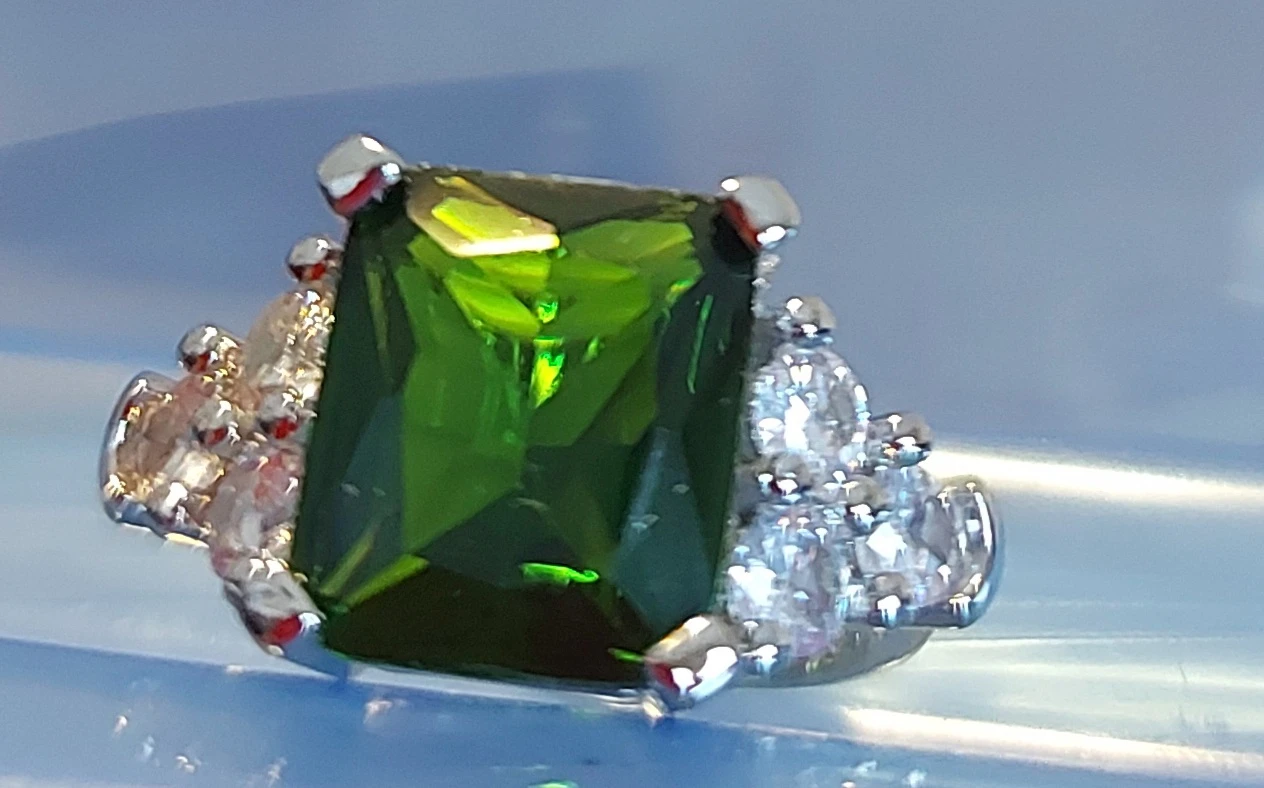 Beautiful ring size 5 to 5.5
