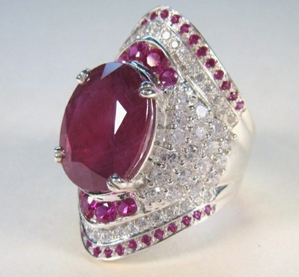 Beautiful ring size 6