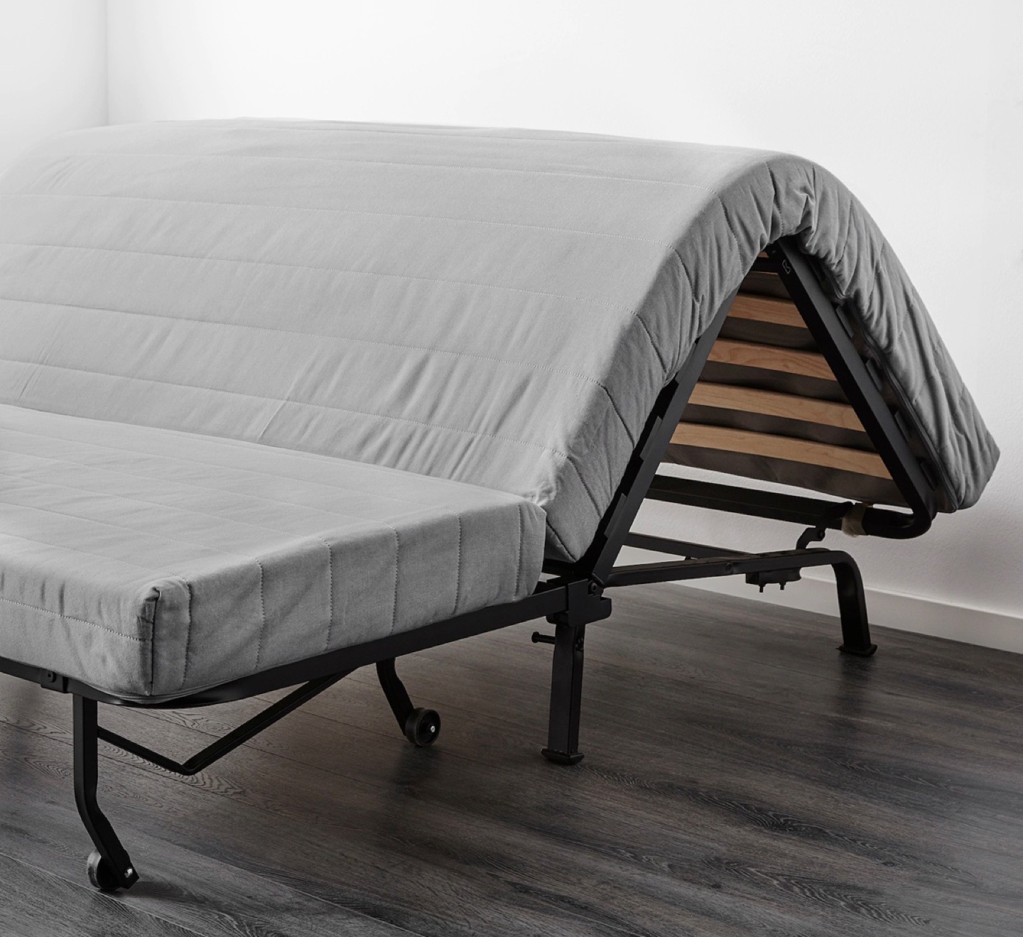 Sleeper sofa cover included 