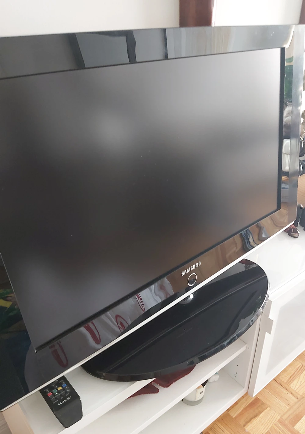 Samsung TV 32' thumbnail
