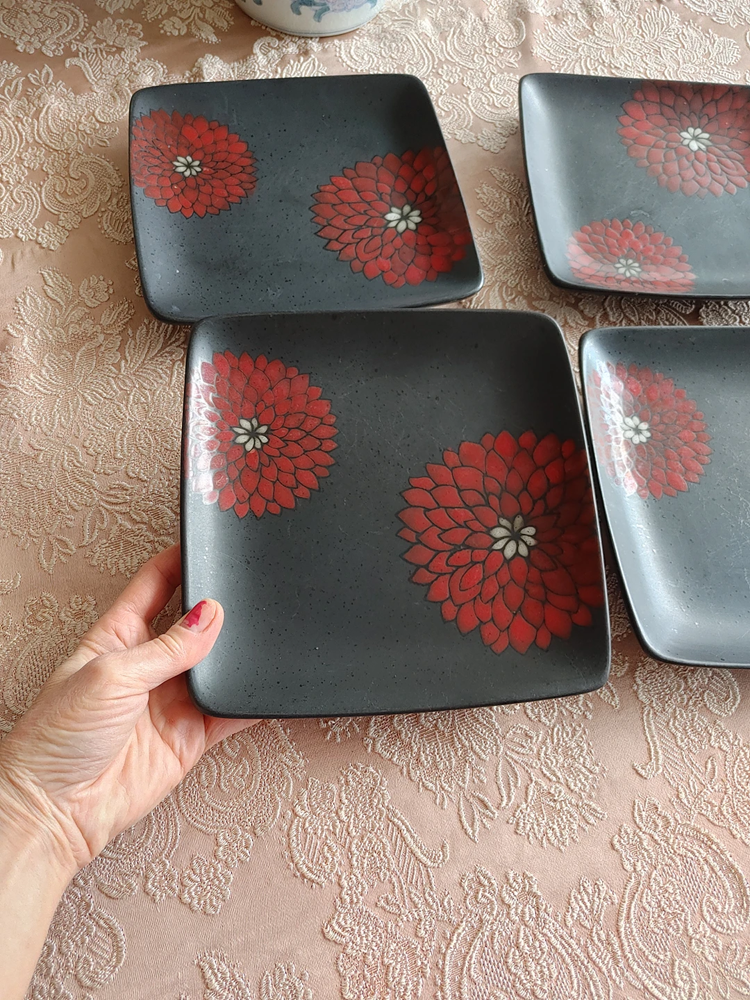 4 ceramic floral plates, good condition - photo 2
