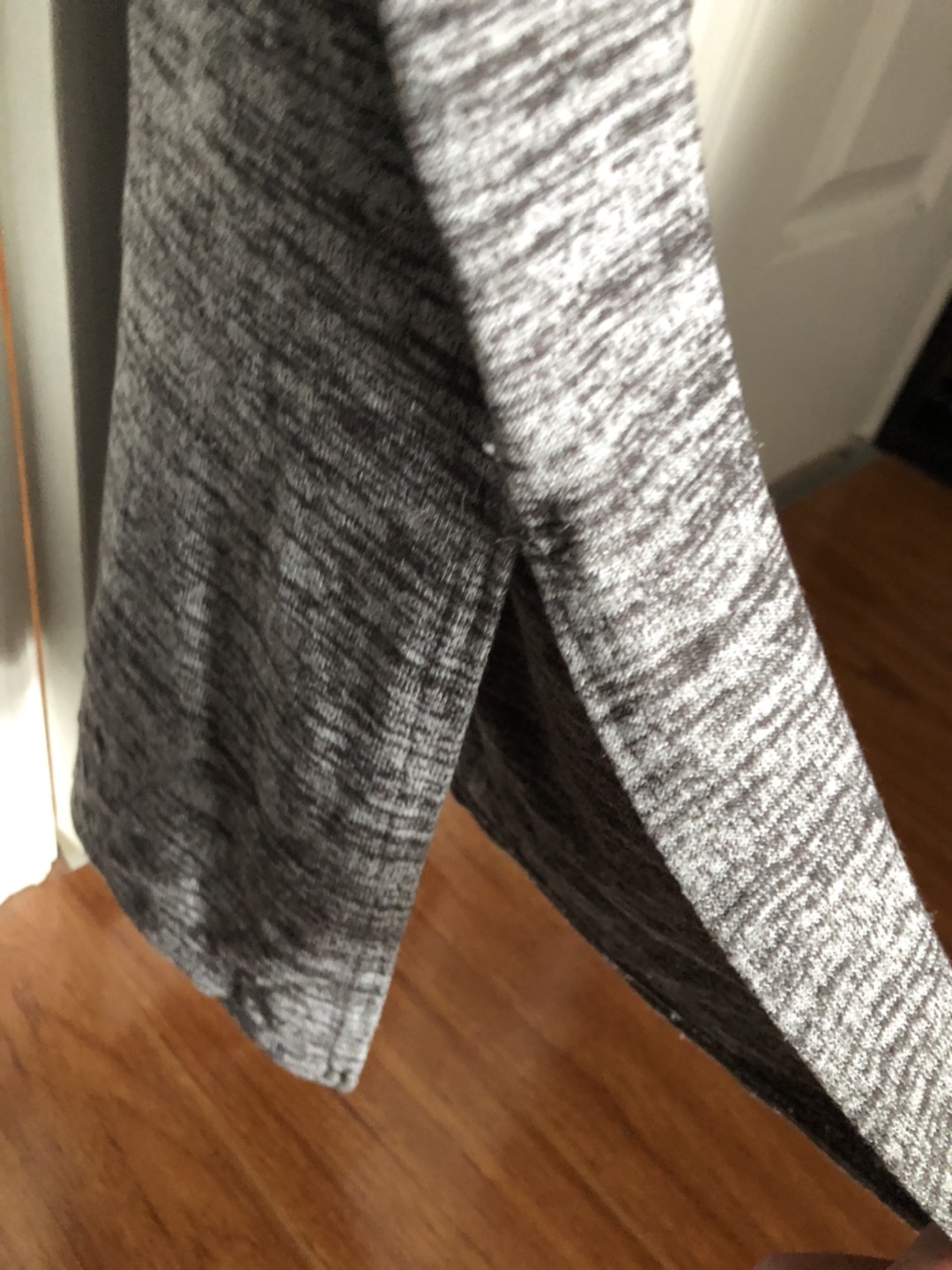 Aritzia top image indicator(3)