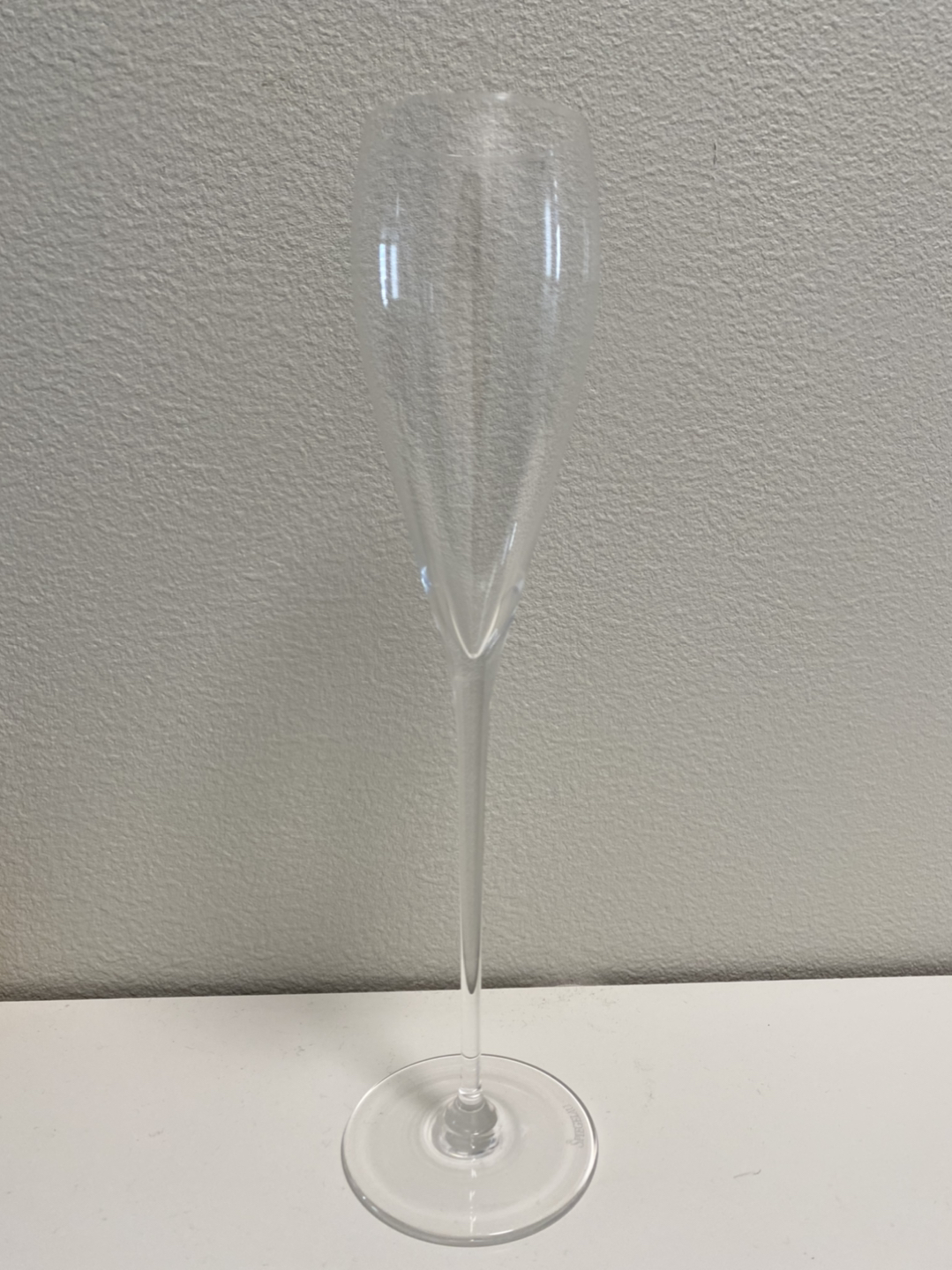 Villeroy & Boch (2) & Spiegelau Flute glass(4)