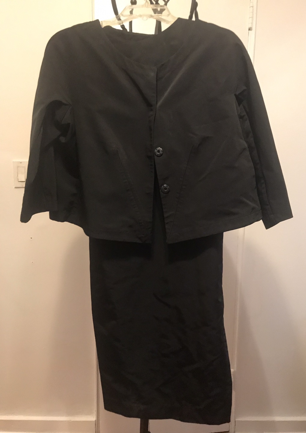 KENNETH COLE BLACK SHEATH DRESS, W/BOLERO-STYLE JACKET