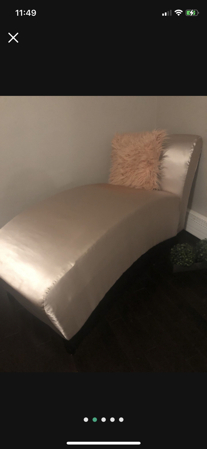 Satin Lounge Chair With Memory Foam