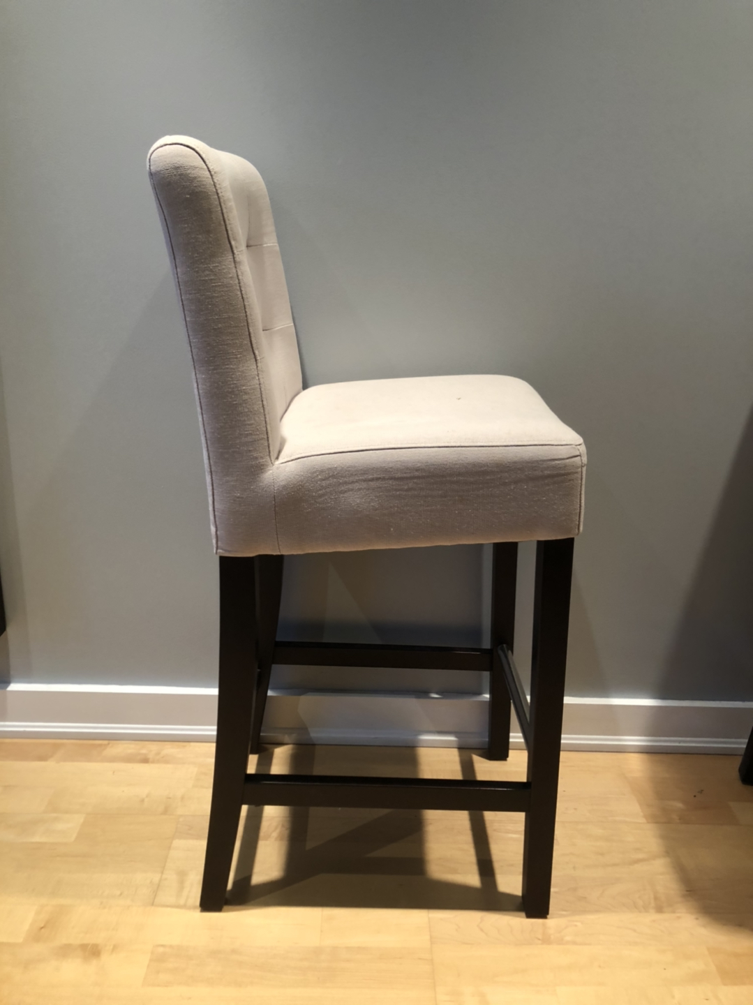Bar stool 