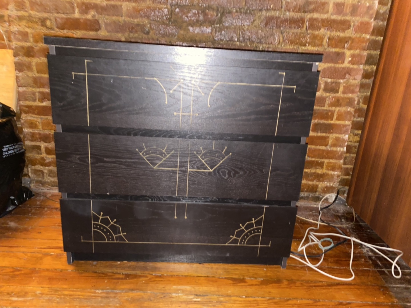 Dresser 
