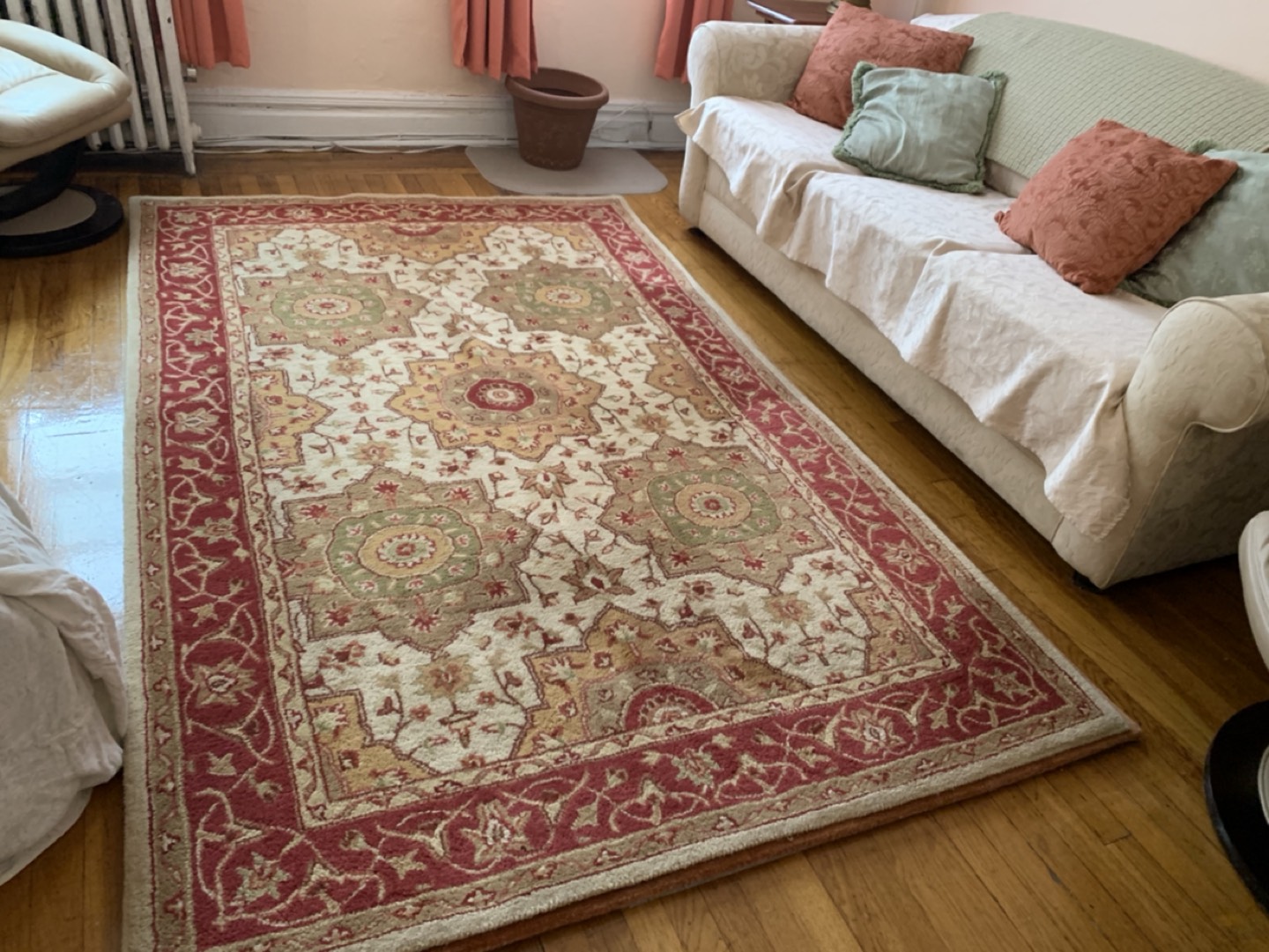 Beautiful Persian Rug from Pottery Barn - photo 2
