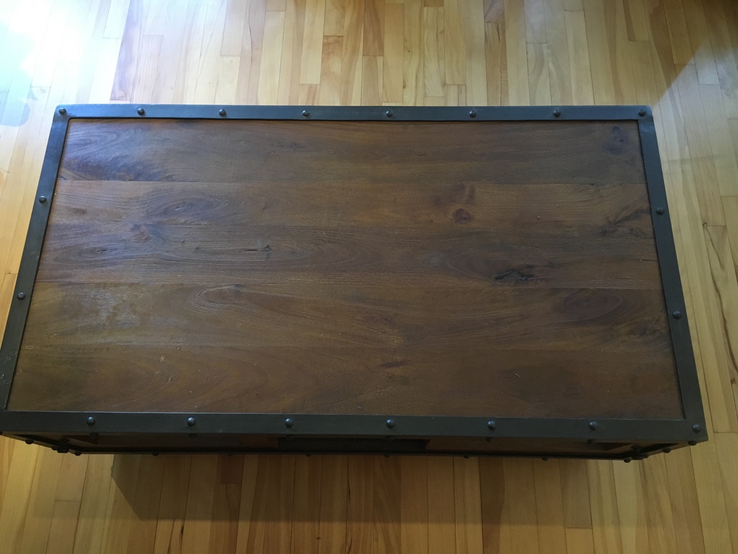 Rustic coffee table never used  - photo 2