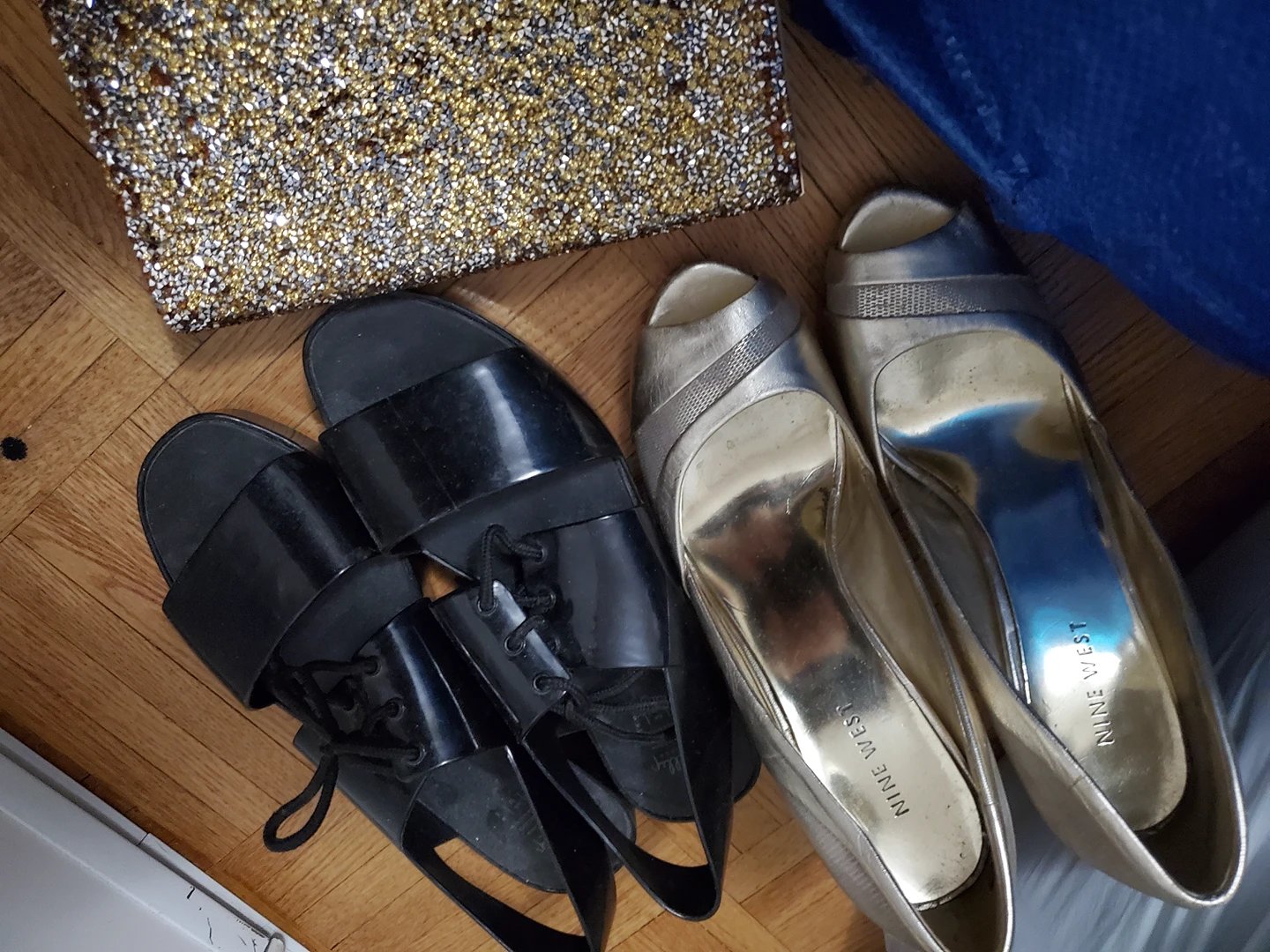 Shoes size 8 and purse