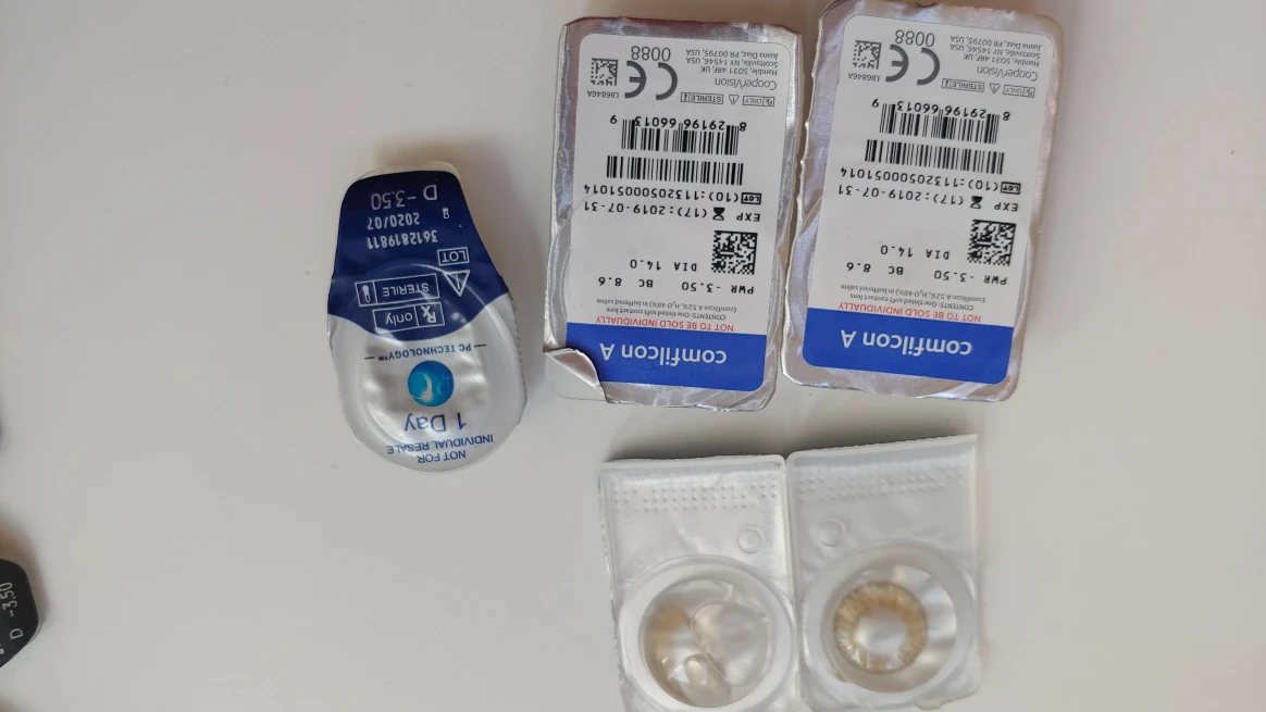 102 piece One Day soft contact lense -3.5 - photo 3