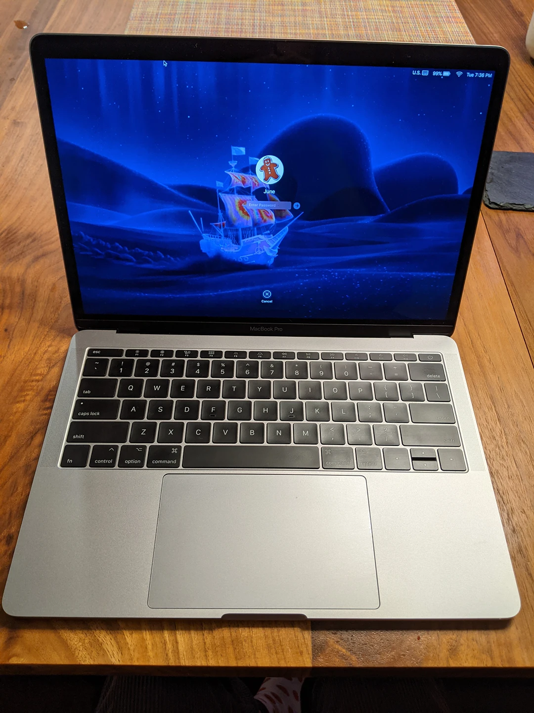 MacBook Pro 2017 13-inch 256GB, 8GB Ram, Retina 2560x1600