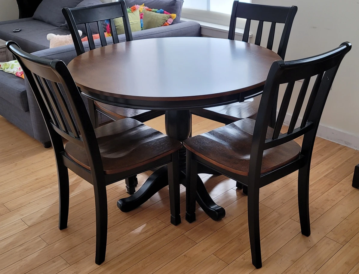 42" Round Ashley Dining Table (Black/Brown)