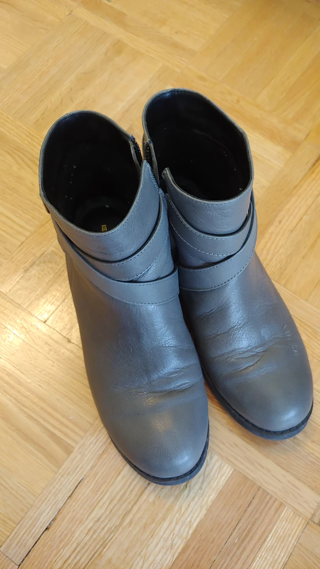 gray boots size 8