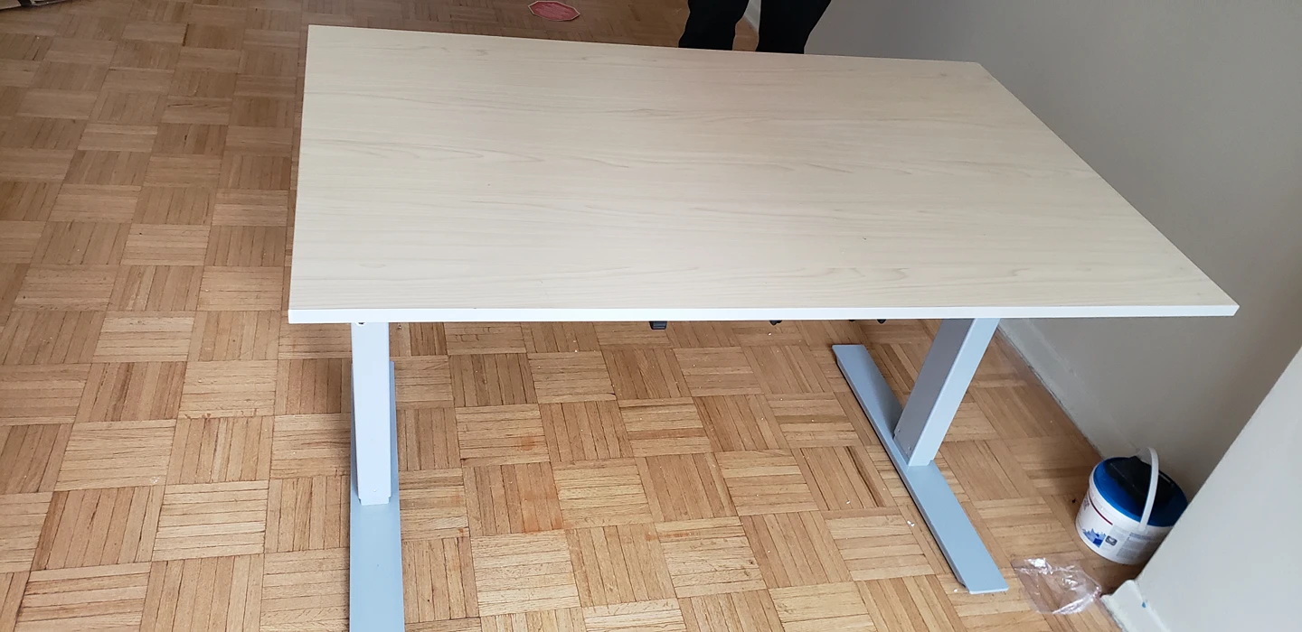 Adjustable desk from anthrodesk / manual crank / great condition thumbnail