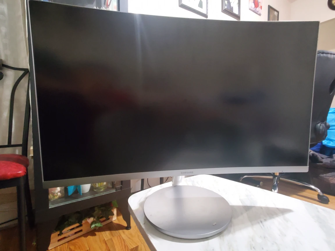 Samsung  27" Curve Gaming Monitor White