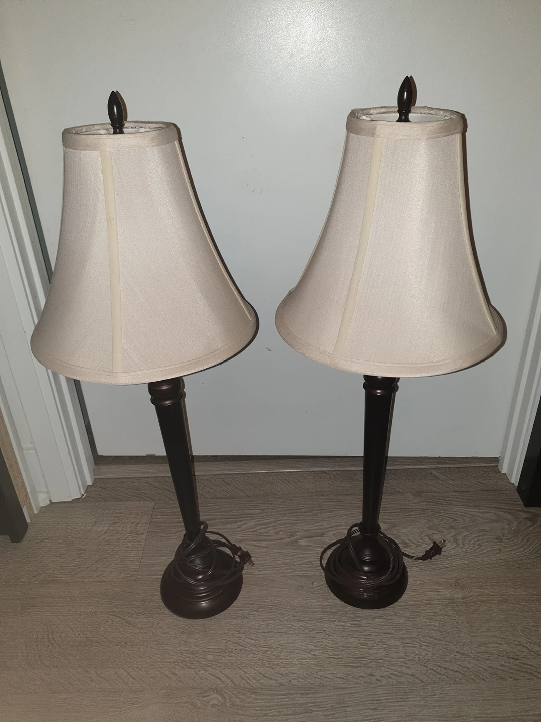 Pair of table lamps thumbnail