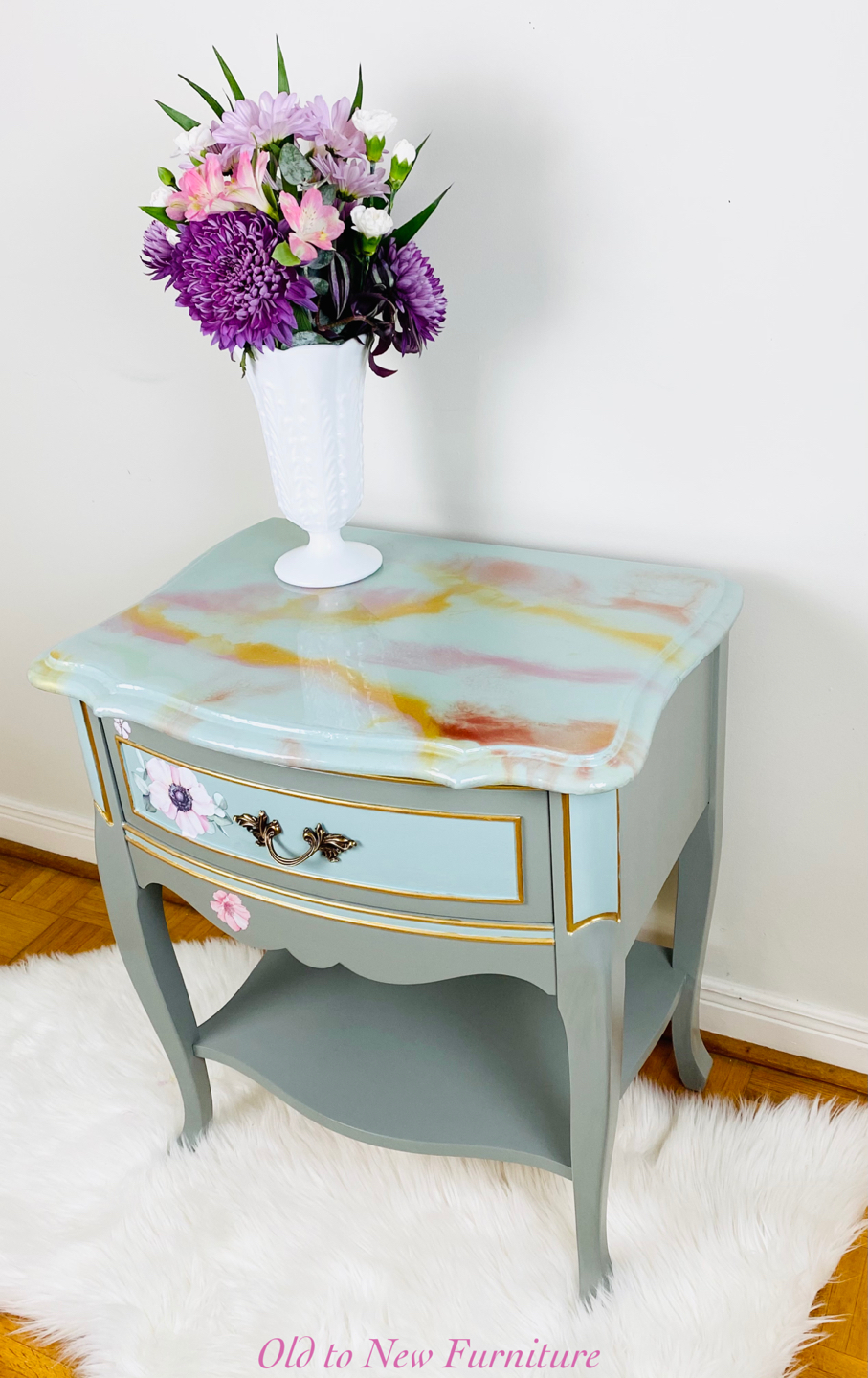 Stunning Marble Epoxy Top Refinished French Provincial End Table - photo 2