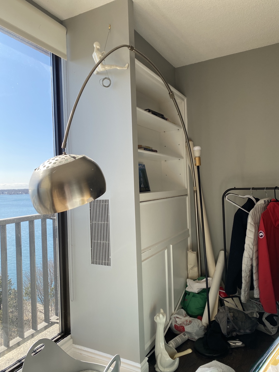 Large hanging lamp with electrical issues thumbnail
