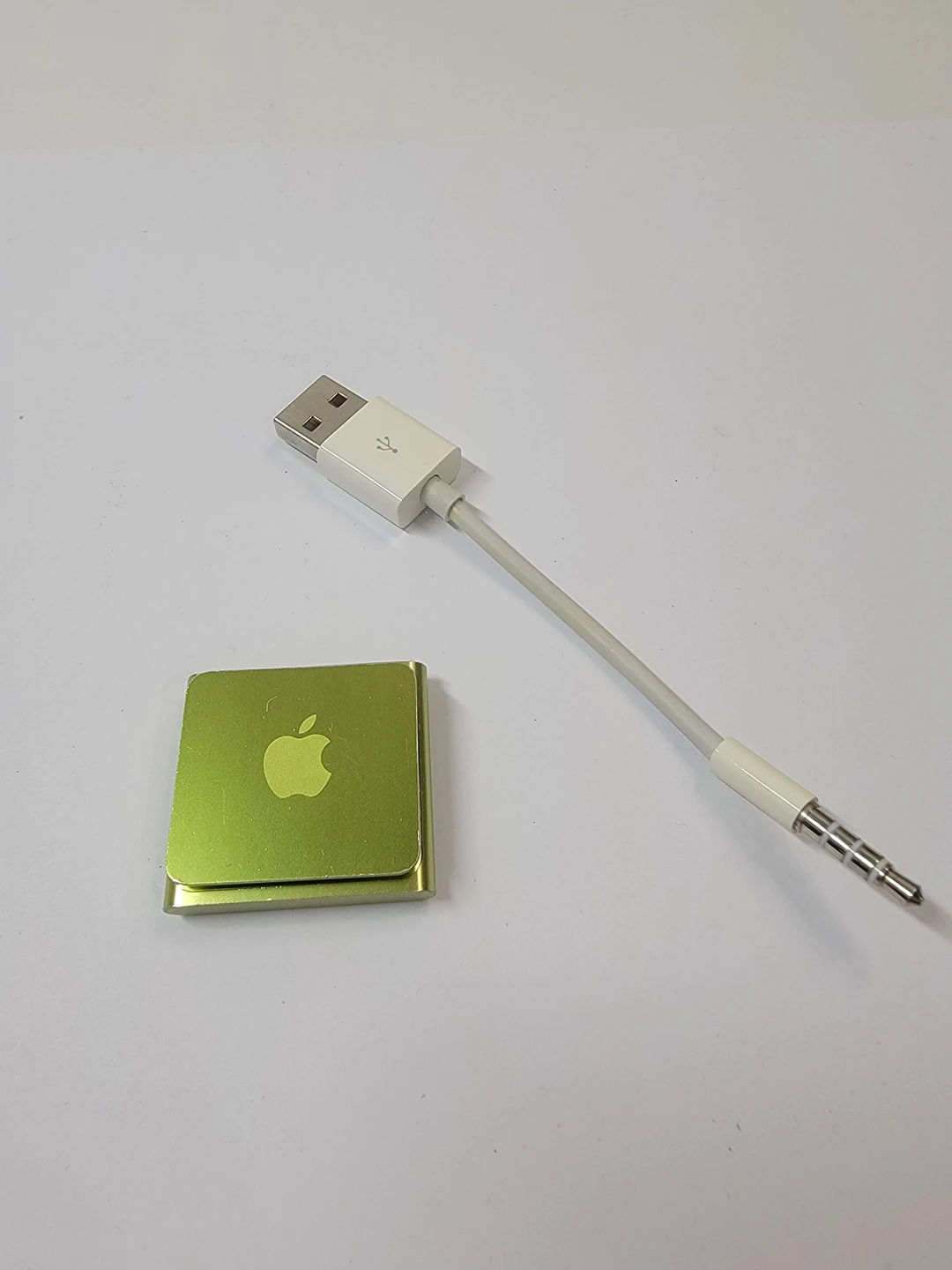 Apple iPod shuffle 4th generation 2GB - photo 2