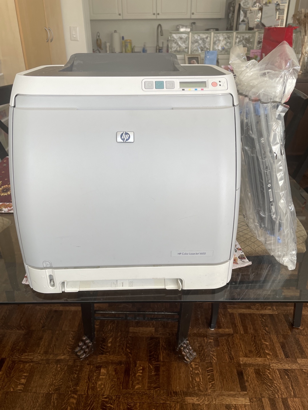 HP Colour LaserJet Printer w extra cartridge  thumbnail