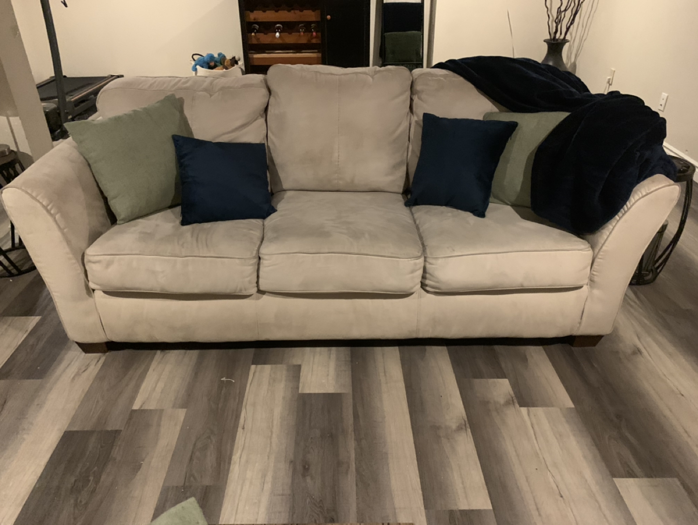 Beige microsuede sofa - photo 2