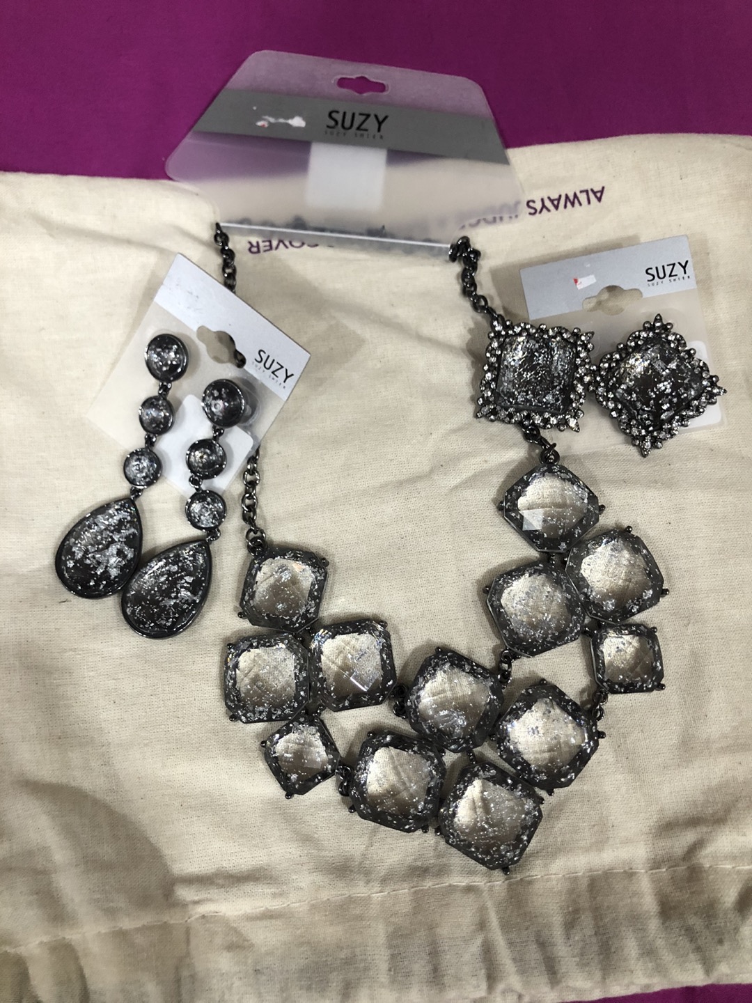 Necklace set  with 2 sets of earings
