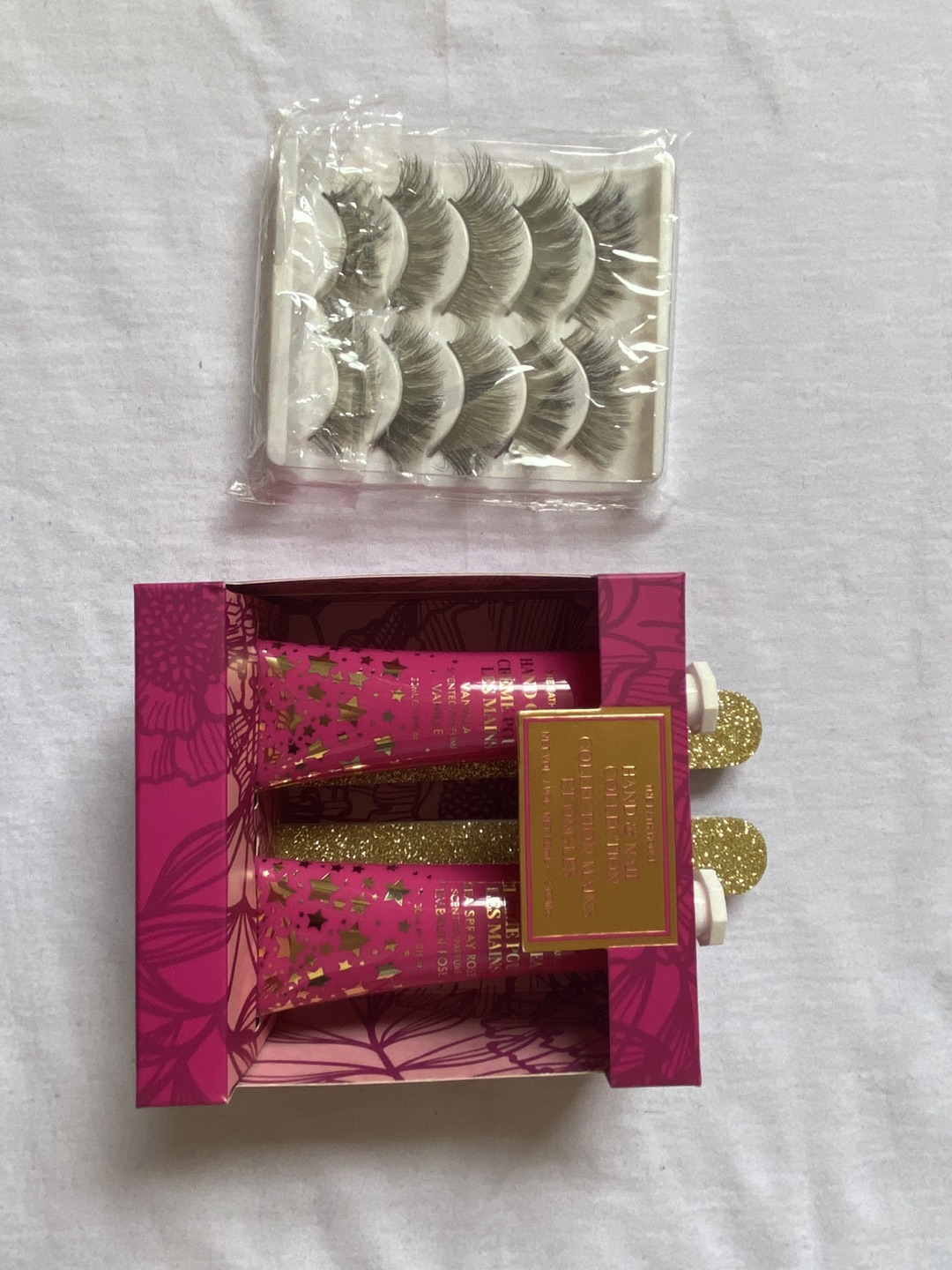For Sale! Fake eyelashes with hand and nail collection