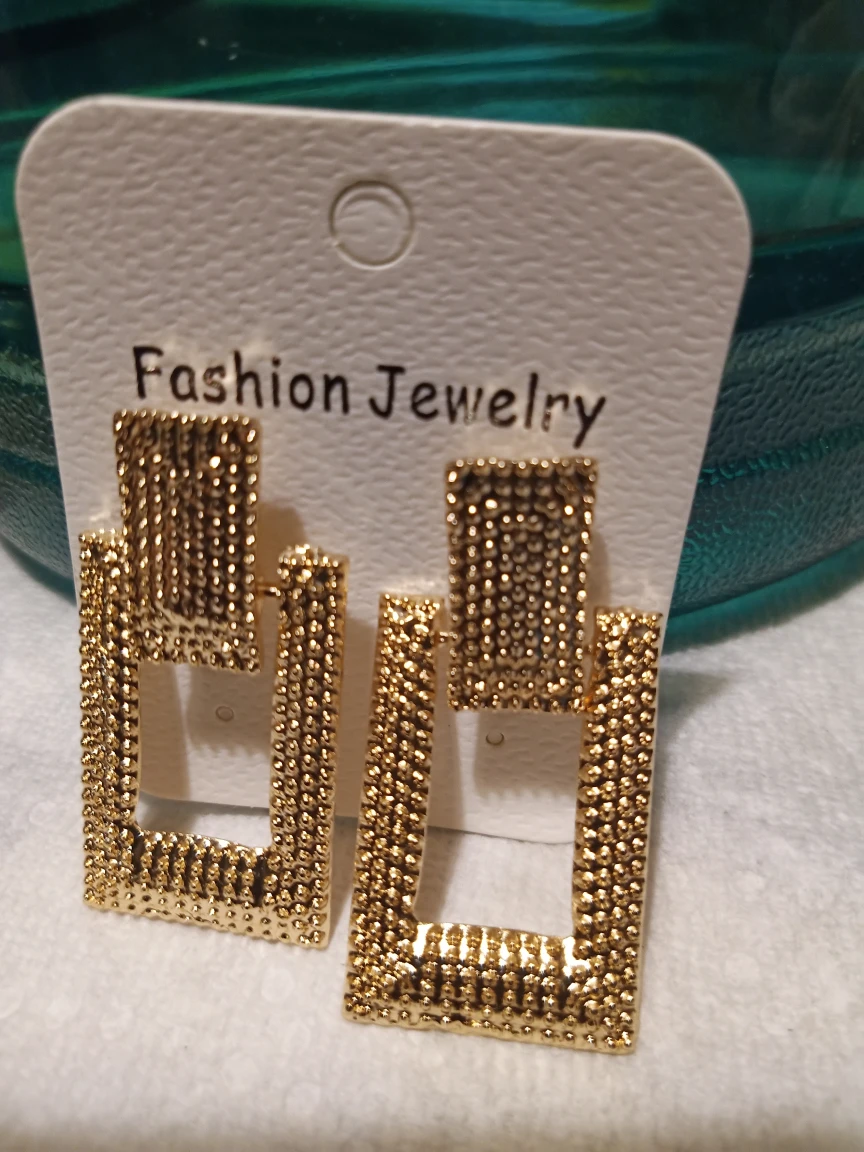 Fashion Earrings. image indicator(3)